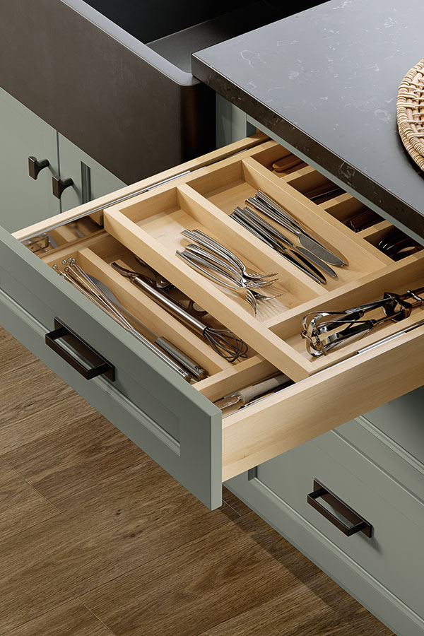 /file/media/schrock/products/cabinet_interiors/tieredcutlerydiv0615ffoptrets.jpg